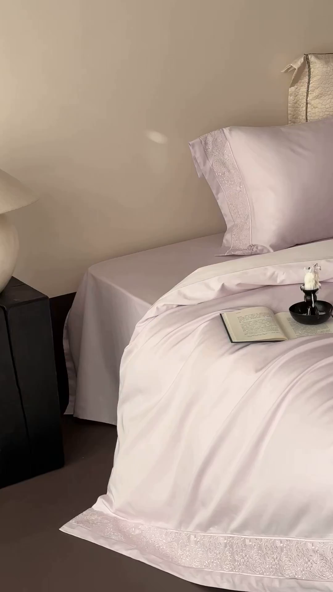 91家纺网 家纺一手货源 找家纺 佳汐蓝家纺 2025新款全棉刺绣花边四件套-妮娅 妮娅-紫色