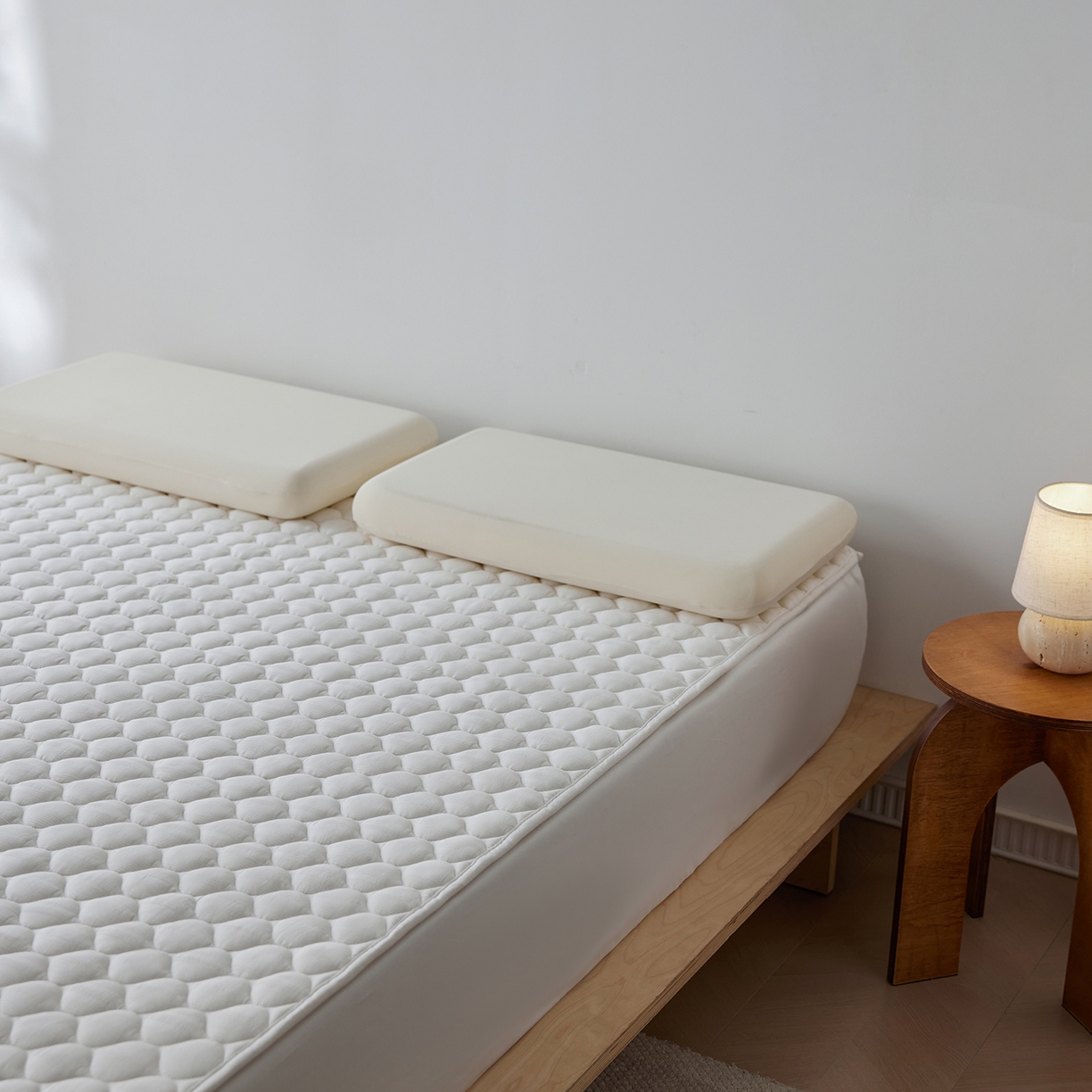 91家纺网 家纺一手货源 找家纺 三味舒屋 2025新款朵桃系列全棉夹棉保护垫软床垫薄床垫（控价 券后叠加不低于128、158、168、178） 棉桃