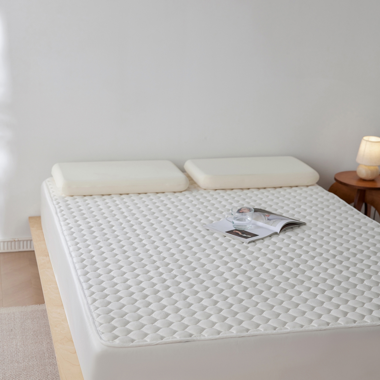 91家纺网 家纺一手货源 找家纺 三味舒屋 2025新款朵桃系列全棉夹棉保护垫软床垫薄床垫（控价 券后叠加不低于128、158、168、178） 棉桃