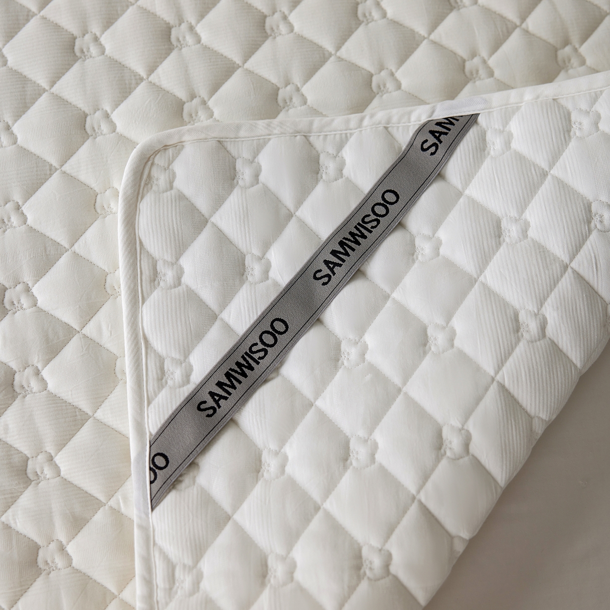 91家纺网 家纺一手货源 找家纺 三味舒屋 2025新款朵桃系列全棉夹棉保护垫软床垫薄床垫（控价 券后叠加不低于128、158、168、178） 棉朵