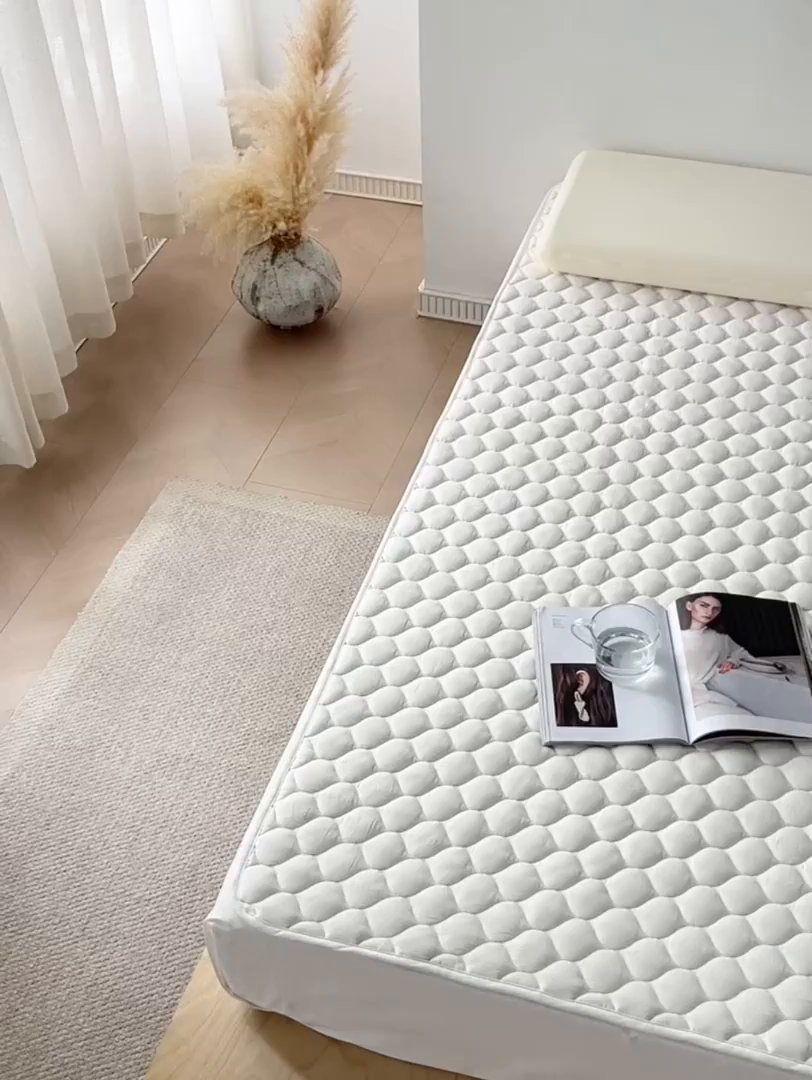 91家纺网 家纺一手货源 找家纺 三味舒屋 2025新款朵桃系列全棉夹棉保护垫软床垫薄床垫（控价 券后叠加不低于128、158、168、178） 棉桃