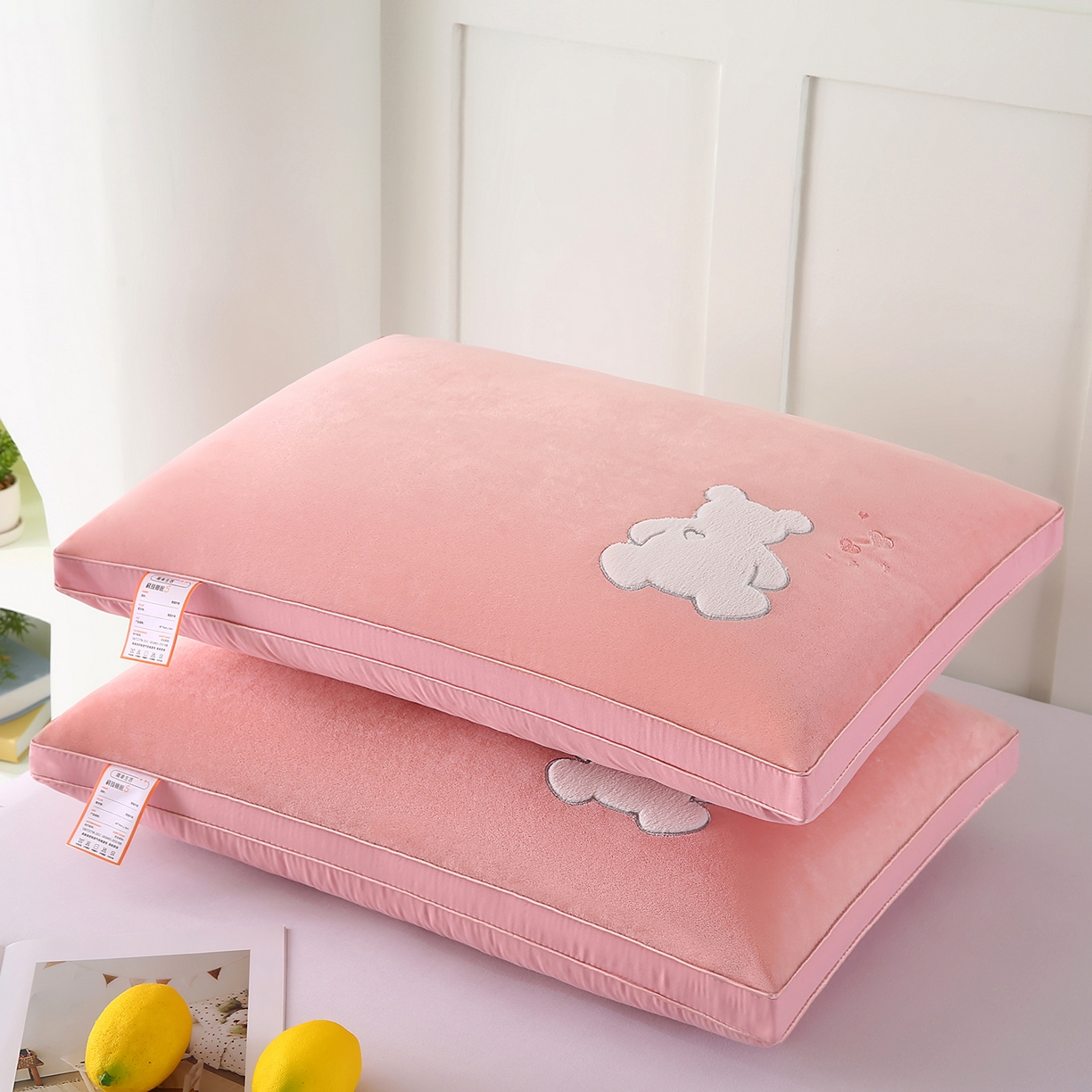 91家纺网 家纺一手货源 找家纺 永乐枕芯 2025新款热绒款贴布绣枕头枕芯 小熊-粉玉