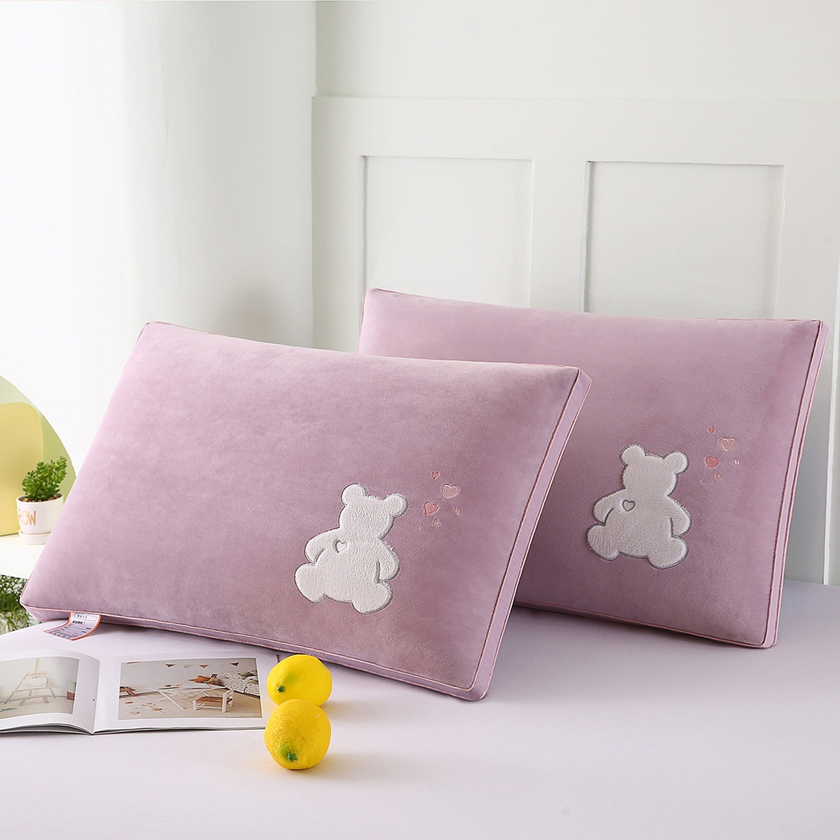 91家纺网 家纺一手货源 找家纺 永乐枕芯 2025新款热绒款贴布绣枕头枕芯 小熊-紫色