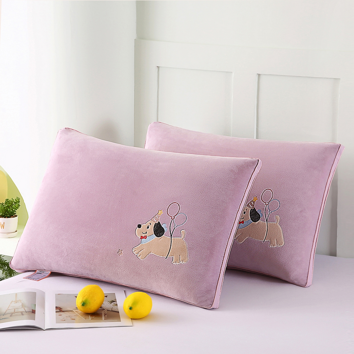 91家纺网 家纺一手货源 找家纺 永乐枕芯 2025新款热绒款贴布绣枕头枕芯 小狗-紫色