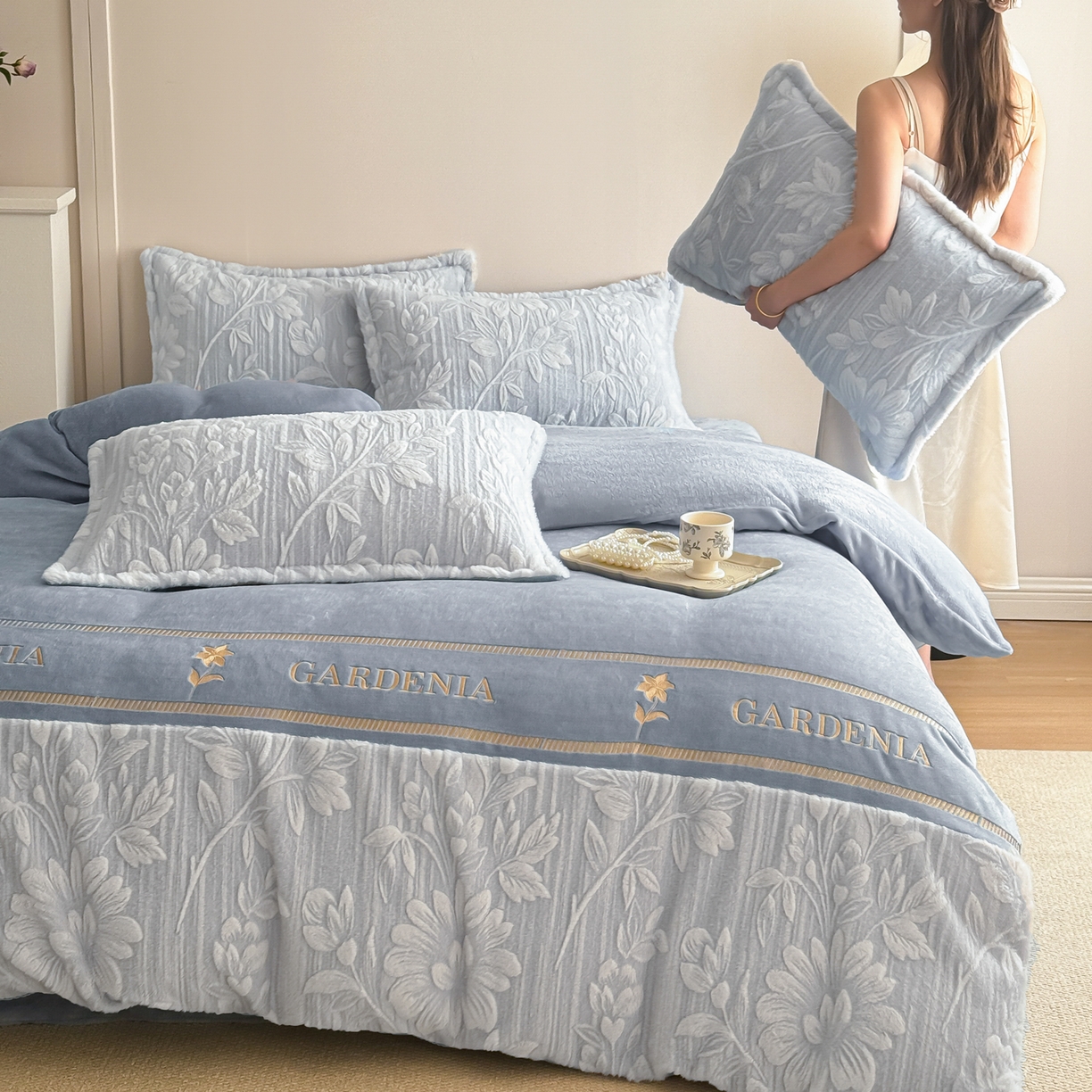 91家纺网 家纺一手货源 找家纺 米可 2025新款兔毛烂花牛奶绒绣花四件套 春絮-蓝灰