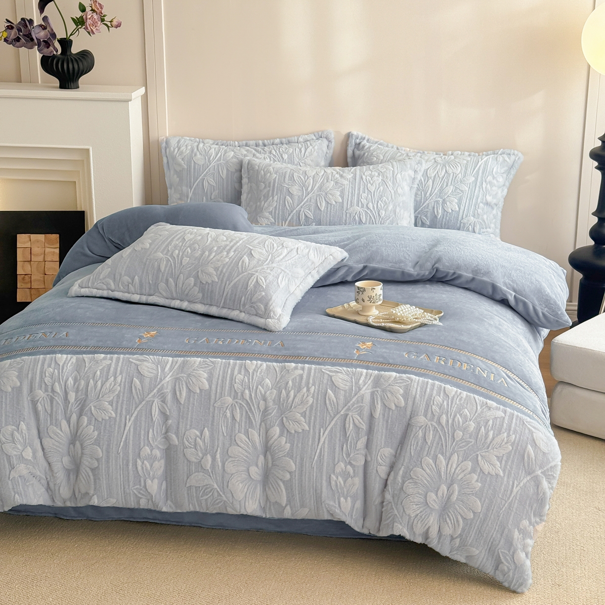 91家纺网 家纺一手货源 找家纺 米可 2025新款兔毛烂花牛奶绒绣花四件套 春絮-蓝灰