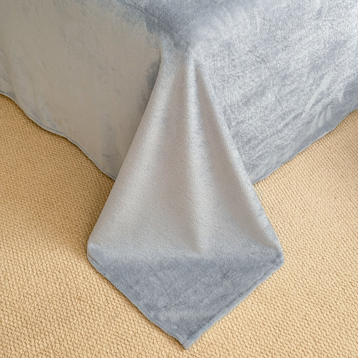 91家纺网 家纺一手货源 找家纺 米可 2025新款兔毛烂花牛奶绒绣花四件套 春絮-蓝灰