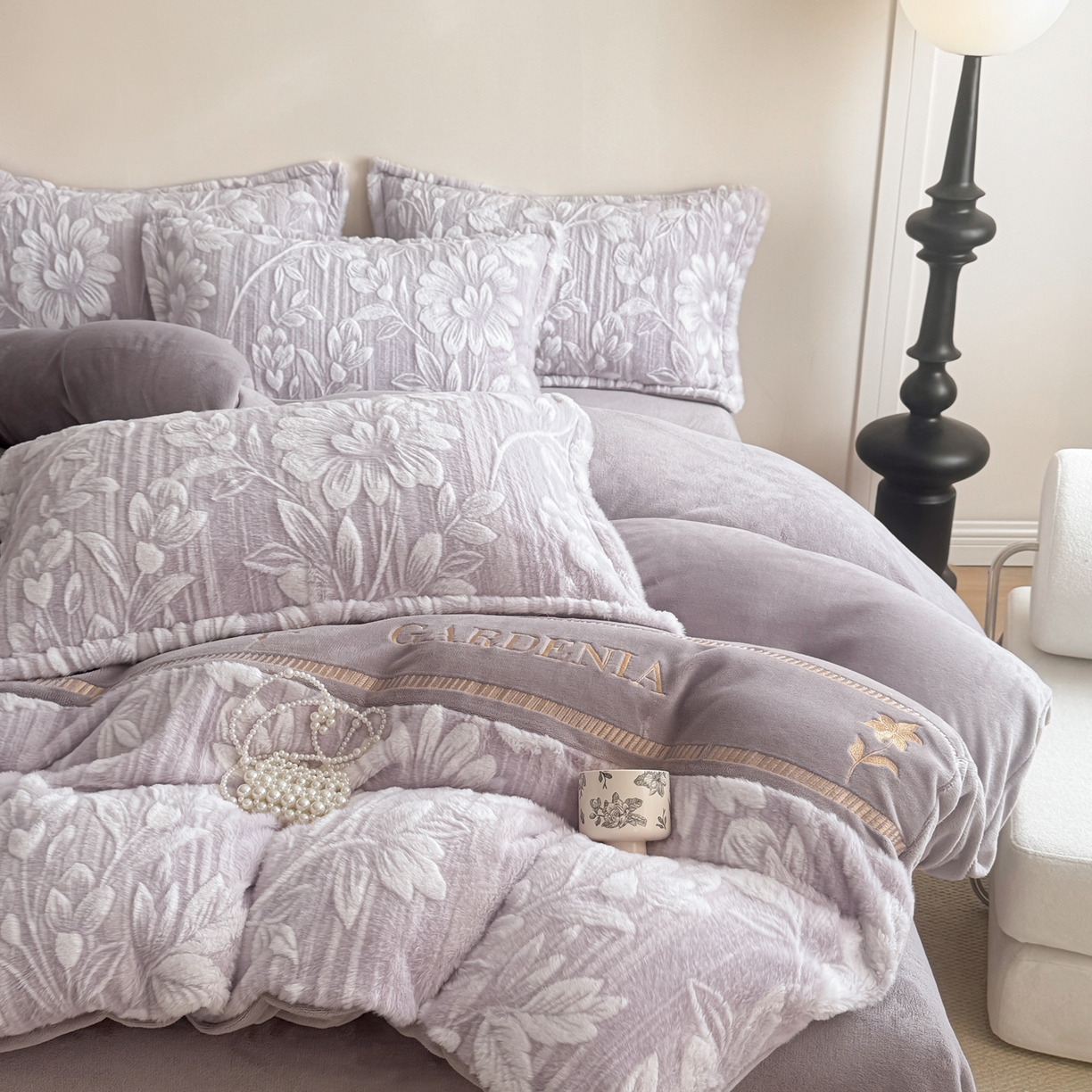 91家纺网 家纺一手货源 找家纺 米可 2025新款兔毛烂花牛奶绒绣花四件套 春絮-紫驼