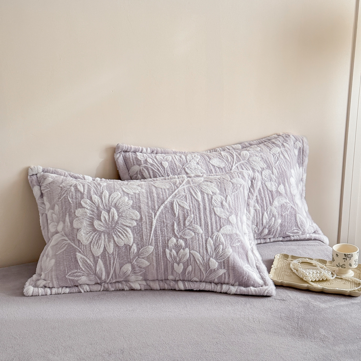 91家纺网 家纺一手货源 找家纺 米可 2025新款兔毛烂花牛奶绒绣花四件套 春絮-紫驼