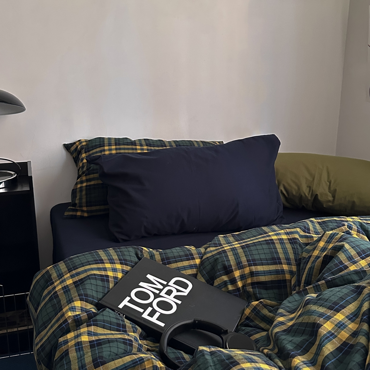 91家纺网 家纺一手货源 找家纺 柚可家居 2026新款色织水洗棉全棉四件套-查尔斯诗集 （券后标准不低于258元，加大不低于278元）会员-5元 查尔斯诗集（枕套藏蓝+橄榄绿）