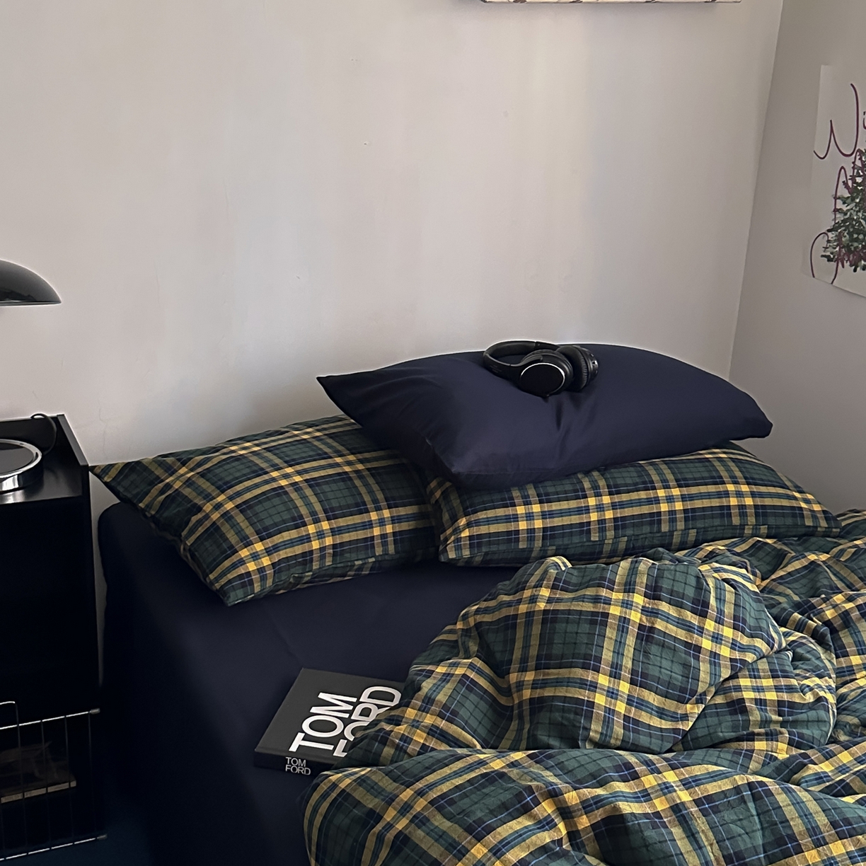 91家纺网 家纺一手货源 找家纺 柚可家居 2026新款色织水洗棉全棉四件套-查尔斯诗集 （券后标准不低于258元，加大不低于278元）会员-5元 查尔斯诗集（枕套格子+藏蓝）