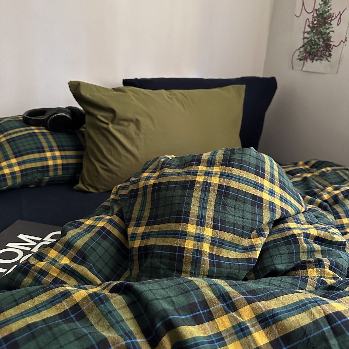 91家纺网 家纺一手货源 找家纺 柚可家居 2026新款色织水洗棉全棉四件套-查尔斯诗集 （券后标准不低于258元，加大不低于278元）会员-5元 查尔斯诗集（枕套格子+橄榄绿）