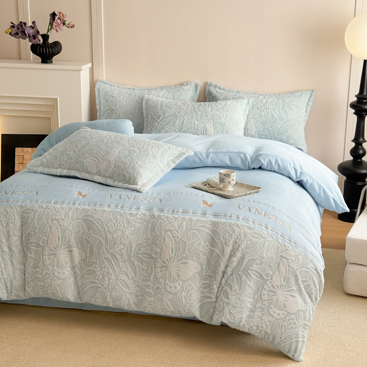 91家纺网 家纺一手货源 找家纺 米可 2025新款兔毛烂花牛奶绒绣花四件套 蝴蝶-蓝