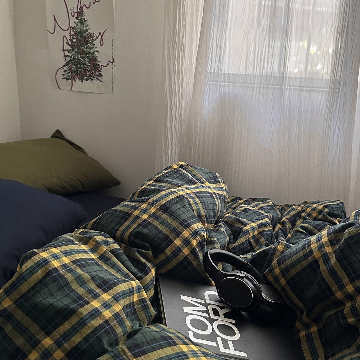 91家纺网 家纺一手货源 找家纺 柚可家居 2026新款色织水洗棉全棉四件套-查尔斯诗集 （券后标准不低于258元，加大不低于278元）会员-5元 查尔斯诗集（枕套藏蓝+橄榄绿）