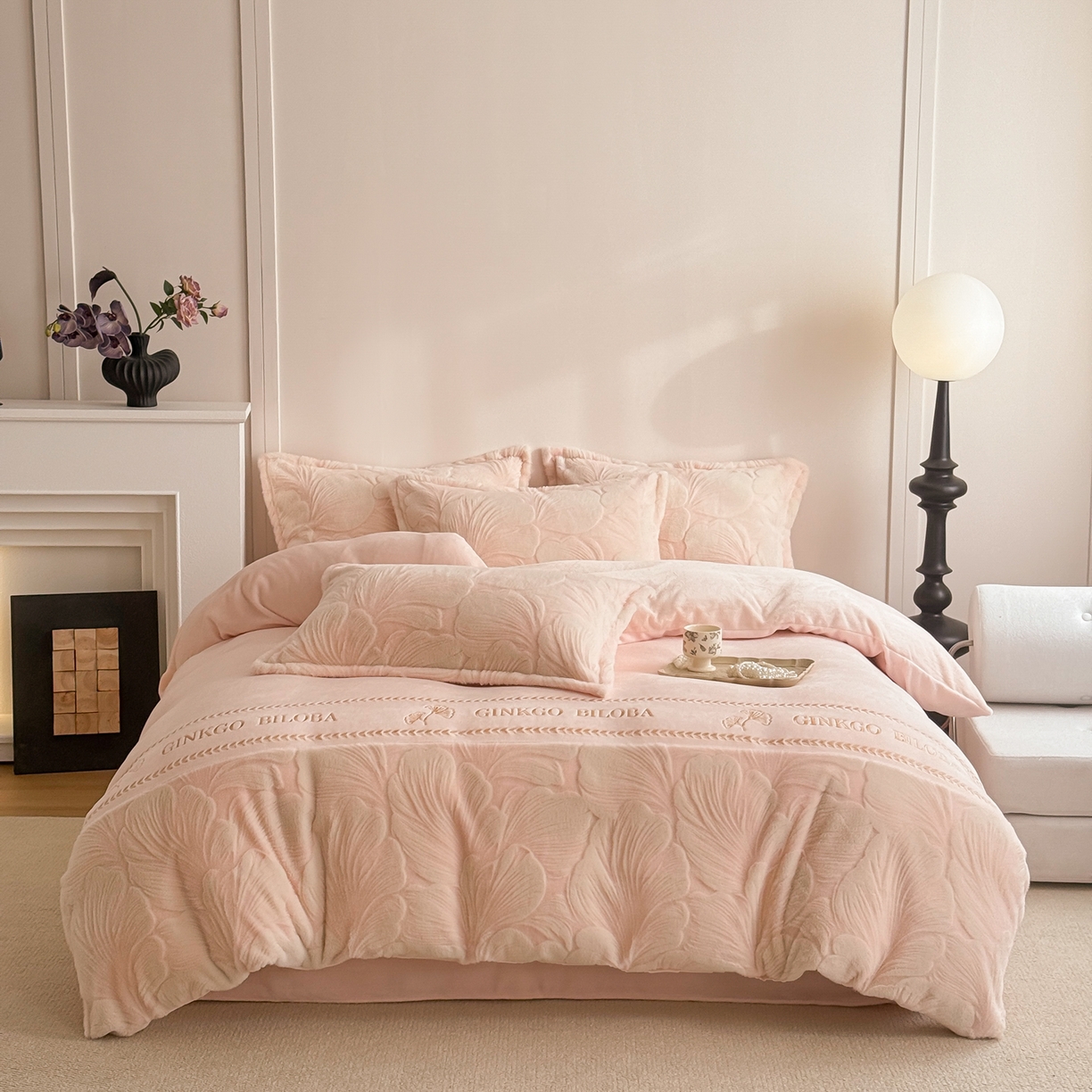 91家纺网 家纺一手货源 找家纺 米可 2025新款兔毛烂花牛奶绒绣花四件套 银杏-粉