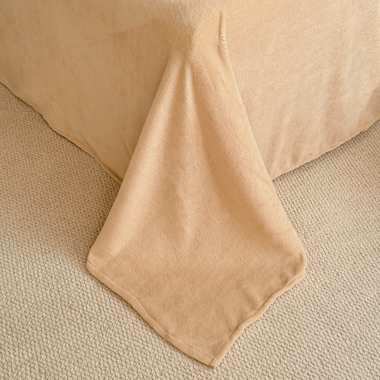 91家纺网 家纺一手货源 找家纺 米可 2025新款兔毛烂花牛奶绒绣花四件套 银杏-卡其