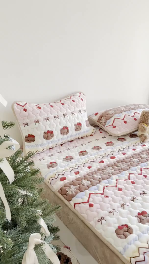 91家纺网 家纺一手货源 找家纺 （总）Sweet dreams甜梦 2025新款高克重牛奶绒印花夹棉床笠圣诞款