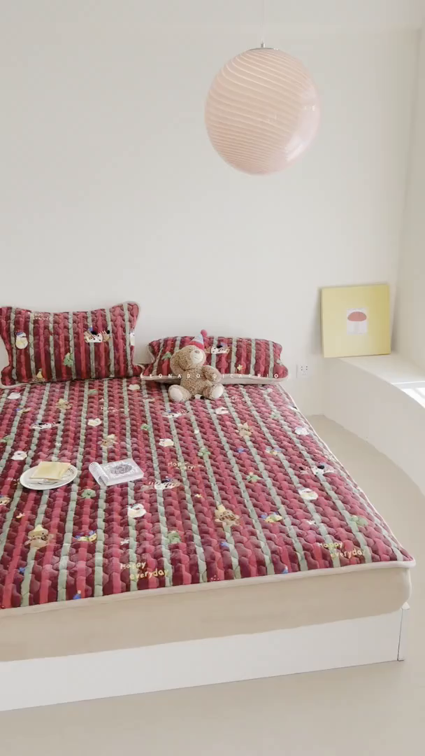 91家纺网 家纺一手货源 找家纺 Sweet dreams甜梦 2025新款高克重牛奶绒印花夹棉床笠圣诞款 糖豆