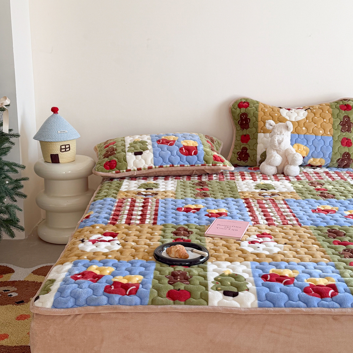 91家纺网 家纺一手货源 找家纺 Sweet dreams甜梦 2025新款高克重牛奶绒印花夹棉床笠圣诞款 雪人奇趣园