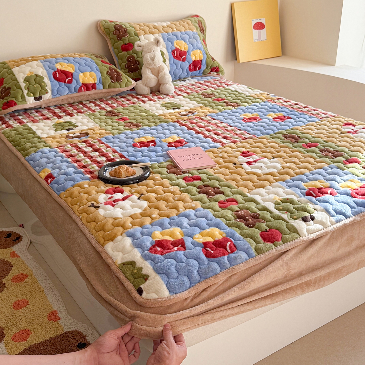 91家纺网 家纺一手货源 找家纺 Sweet dreams甜梦 2025新款高克重牛奶绒印花夹棉床笠圣诞款 雪人奇趣园