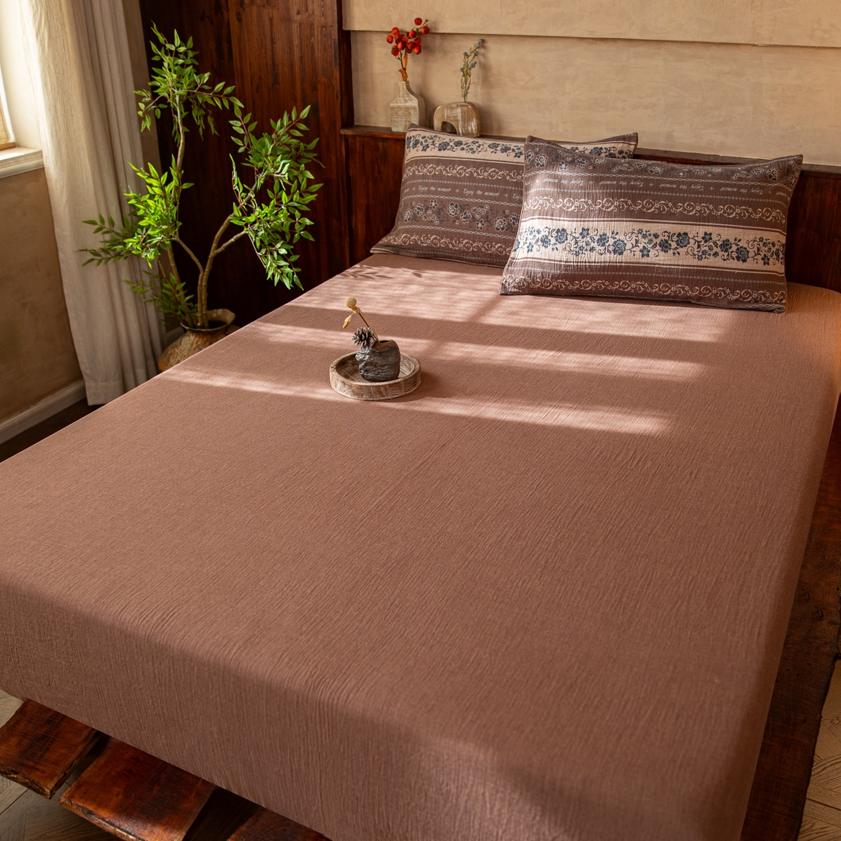 91家纺网 家纺一手货源 找家纺 （总）仰望棉麻双层纱供应链 2025新款全棉纯棉色织提花双层纱四件套-冬日繁花咖