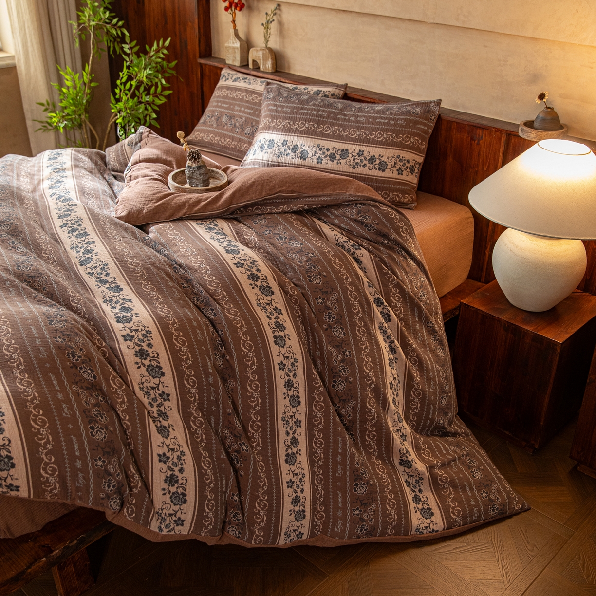 91家纺网 家纺一手货源 找家纺 （总）仰望棉麻双层纱供应链 2025新款全棉纯棉色织提花双层纱四件套-冬日繁花咖