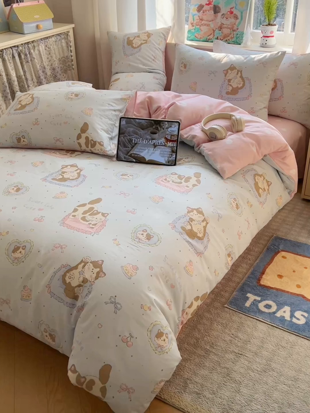 91家纺网 家纺一手货源 找家纺 六巷胡同 2026春夏新款INS卡通基础款全棉纯棉四件套-系列一 蛋糕猫咪酱