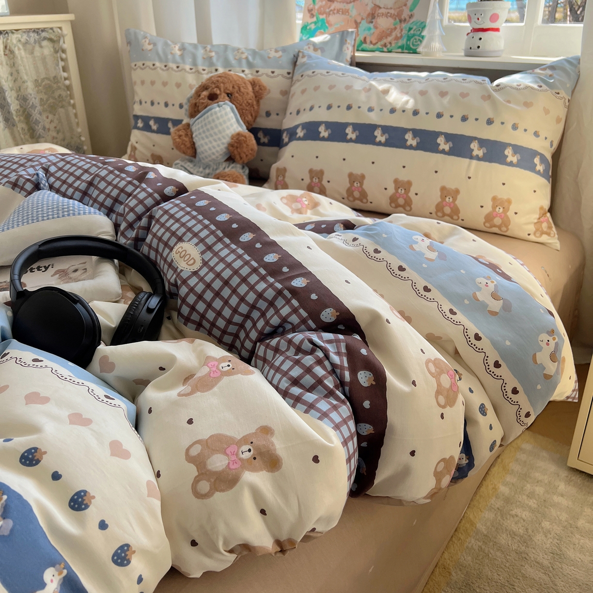 91家纺网 家纺一手货源 找家纺 六巷胡同 2026春夏新款INS卡通基础款全棉纯棉四件套-系列一 费尔岛熊熊