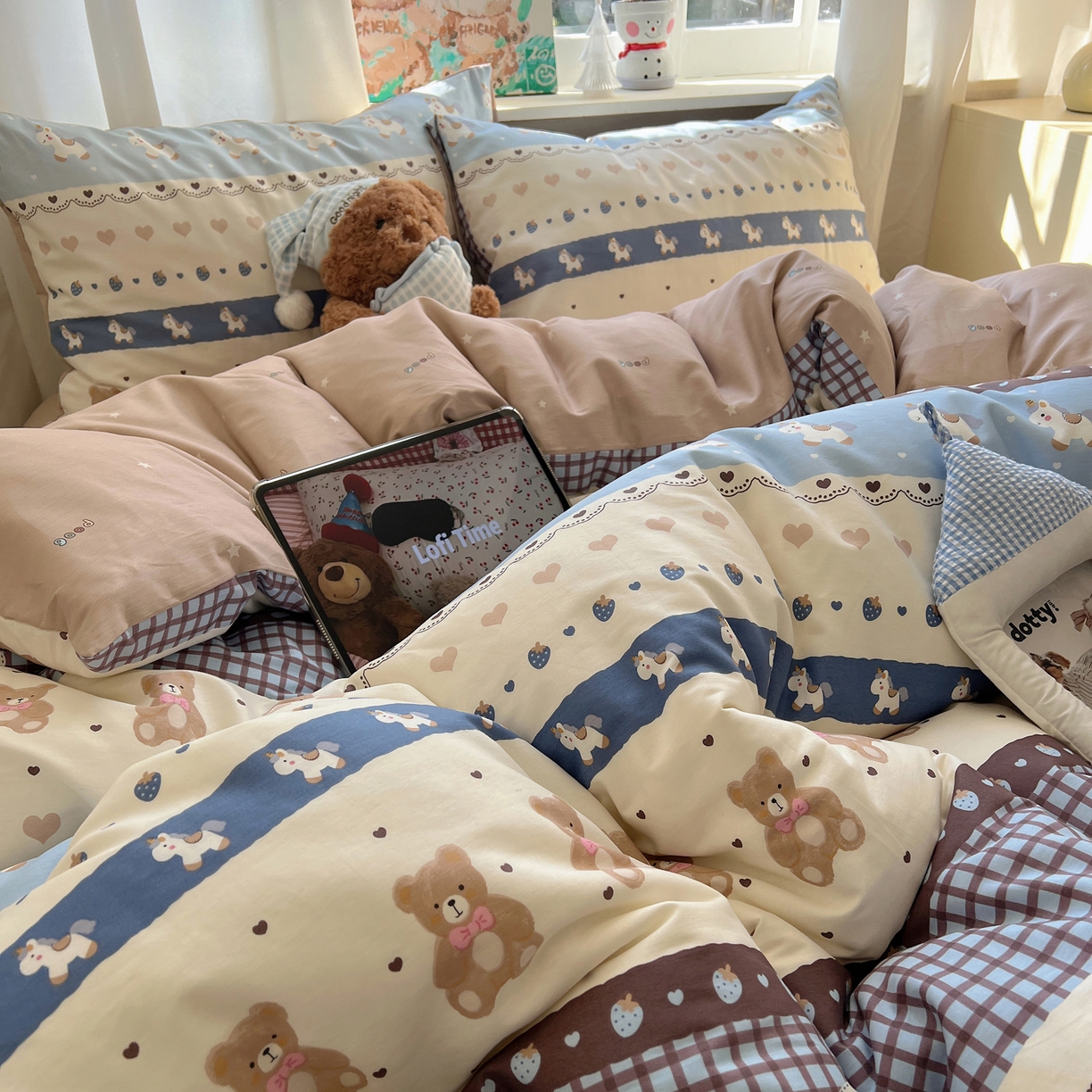 91家纺网 家纺一手货源 找家纺 六巷胡同 2026春夏新款INS卡通基础款全棉纯棉四件套-系列一 费尔岛熊熊