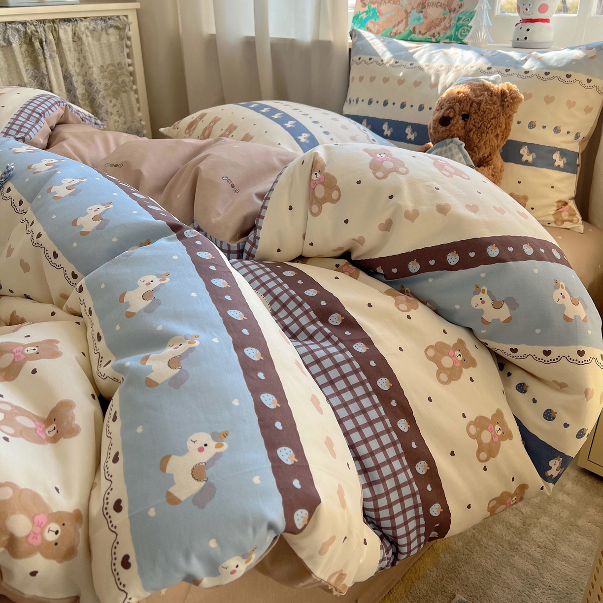 91家纺网 家纺一手货源 找家纺 六巷胡同 2026春夏新款INS卡通基础款全棉纯棉四件套-系列一 费尔岛熊熊