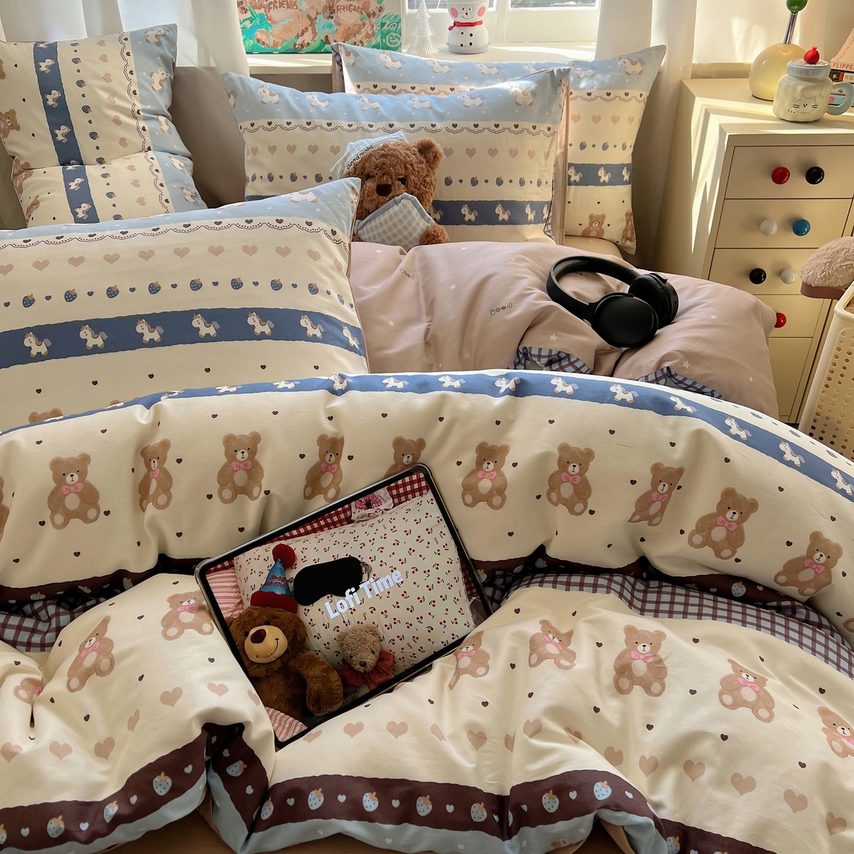 91家纺网 家纺一手货源 找家纺 六巷胡同 2026春夏新款INS卡通基础款全棉纯棉四件套-系列一 费尔岛熊熊