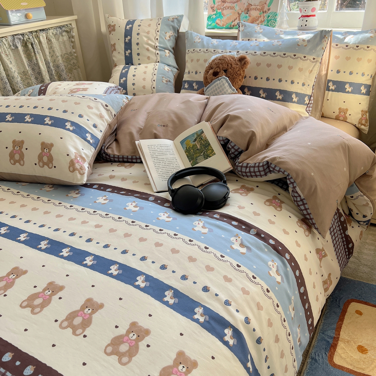 91家纺网 家纺一手货源 找家纺 六巷胡同 2026春夏新款INS卡通基础款全棉纯棉四件套-系列一 费尔岛熊熊