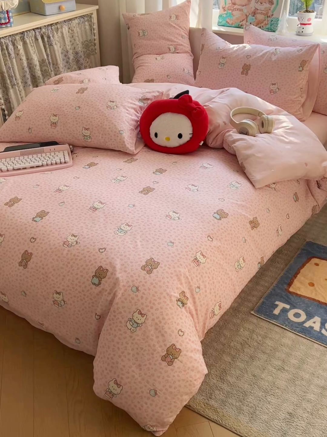 91家纺网 家纺一手货源 找家纺 六巷胡同 2026春夏新款INS卡通基础款全棉纯棉四件套-系列一 粉豹纹喵喵