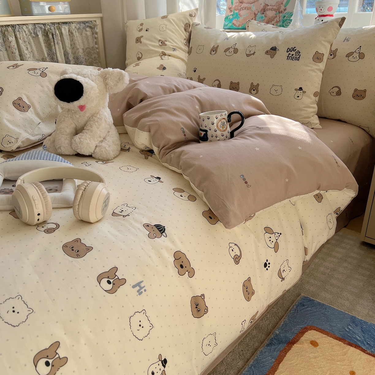 91家纺网 家纺一手货源 找家纺 六巷胡同 2026春夏新款INS卡通基础款全棉纯棉四件套-系列一 嗨皮波点犬