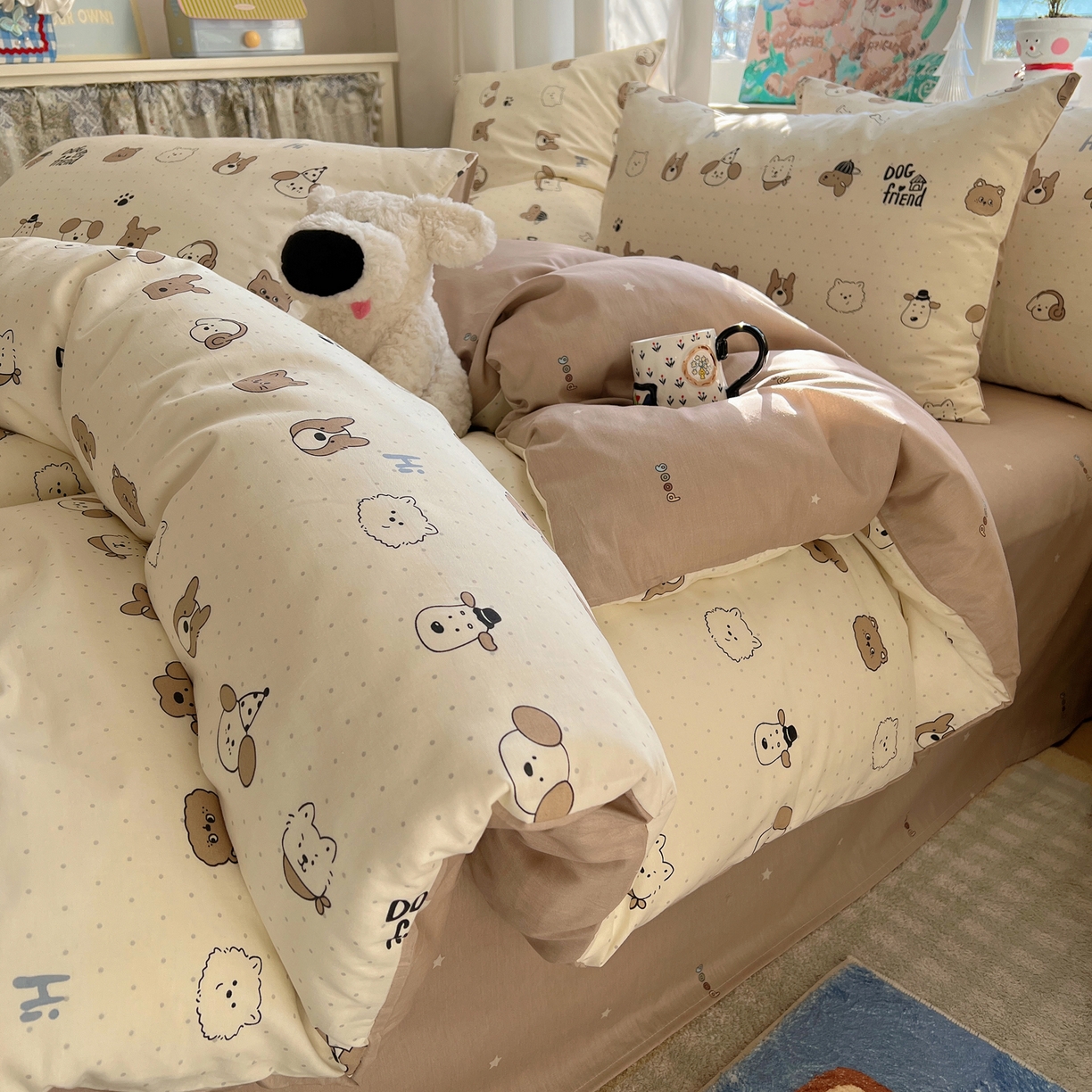 91家纺网 家纺一手货源 找家纺 六巷胡同 2026春夏新款INS卡通基础款全棉纯棉四件套-系列一 嗨皮波点犬