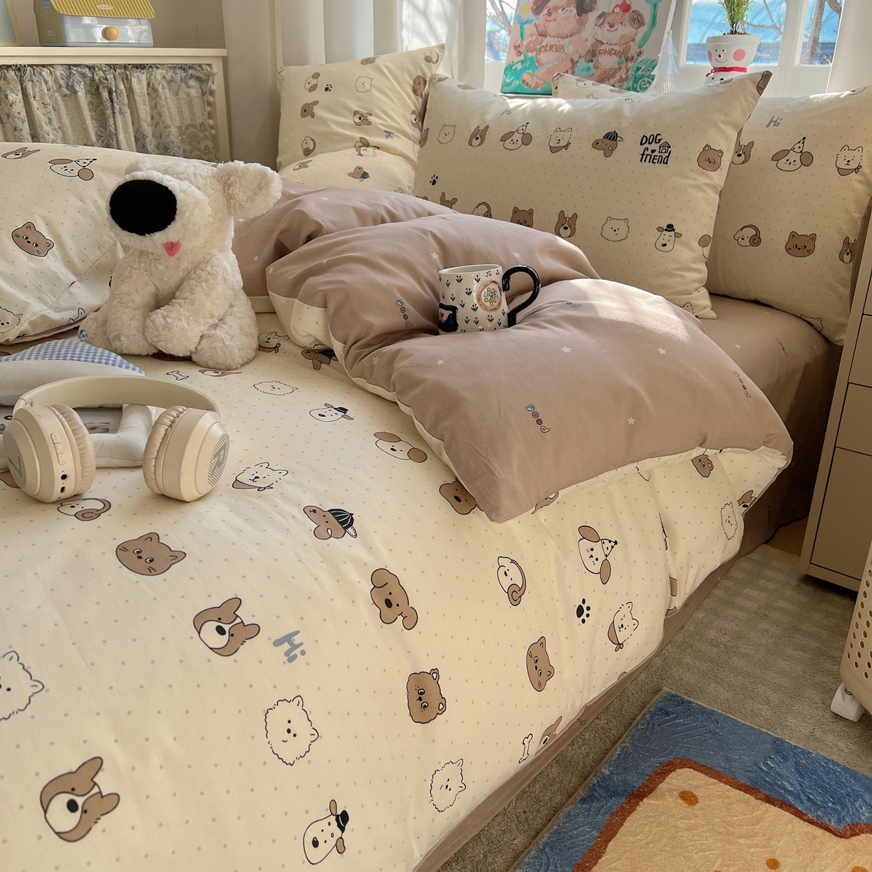 91家纺网 家纺一手货源 找家纺 六巷胡同 2026春夏新款INS卡通基础款全棉纯棉四件套-系列一 嗨皮波点犬