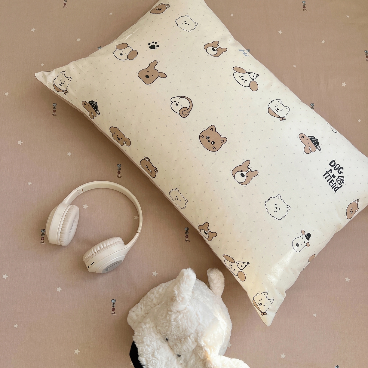 91家纺网 家纺一手货源 找家纺 六巷胡同 2026春夏新款INS卡通基础款全棉纯棉四件套-系列一 嗨皮波点犬