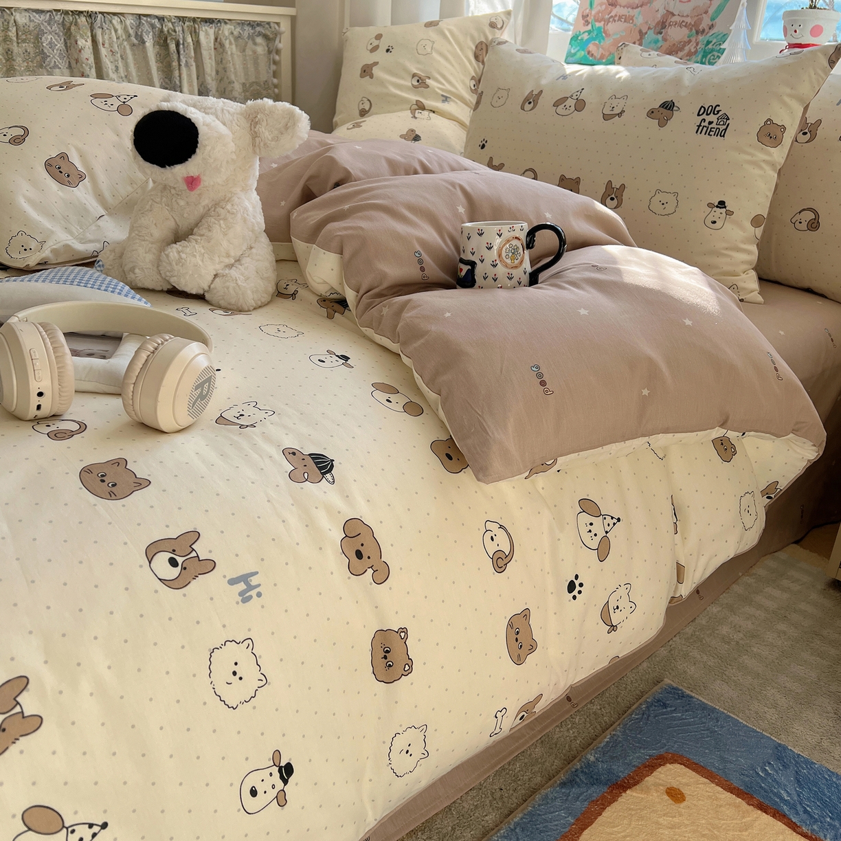 91家纺网 家纺一手货源 找家纺 六巷胡同 2026春夏新款INS卡通基础款全棉纯棉四件套-系列一 嗨皮波点犬