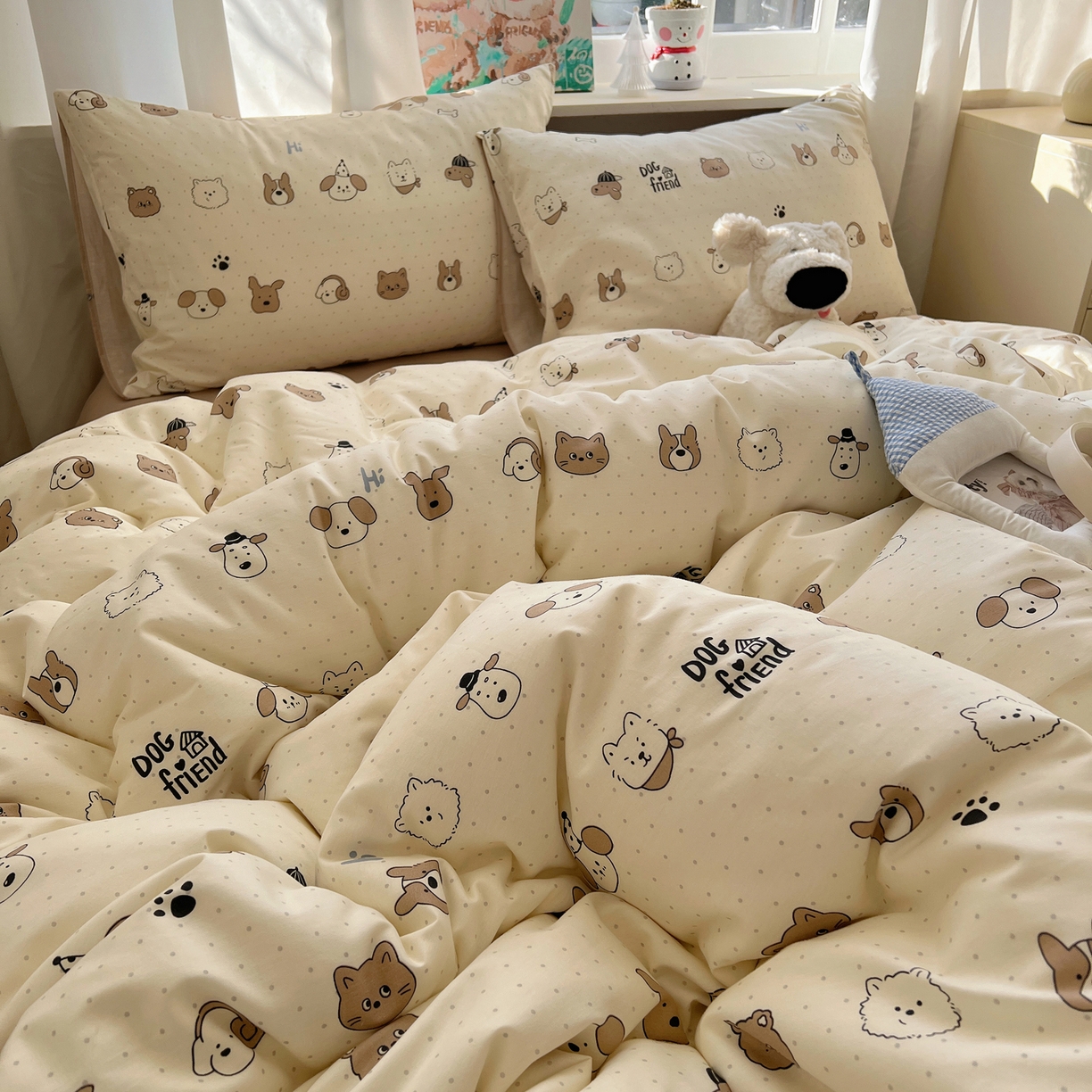 91家纺网 家纺一手货源 找家纺 六巷胡同 2026春夏新款INS卡通基础款全棉纯棉四件套-系列一 嗨皮波点犬