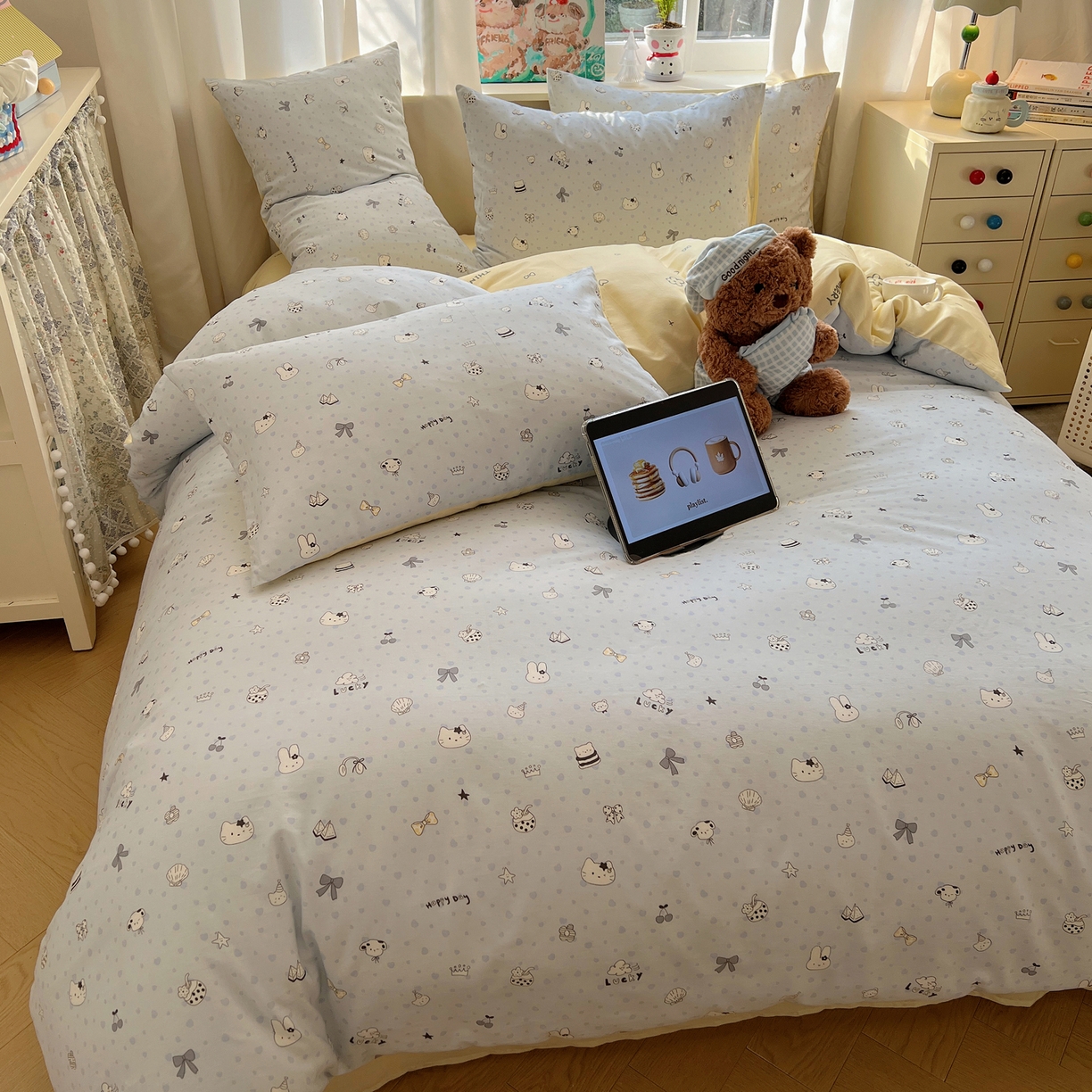 91家纺网 家纺一手货源 找家纺 六巷胡同 2026春夏新款INS卡通基础款全棉纯棉四件套-系列一 海滩欢乐季