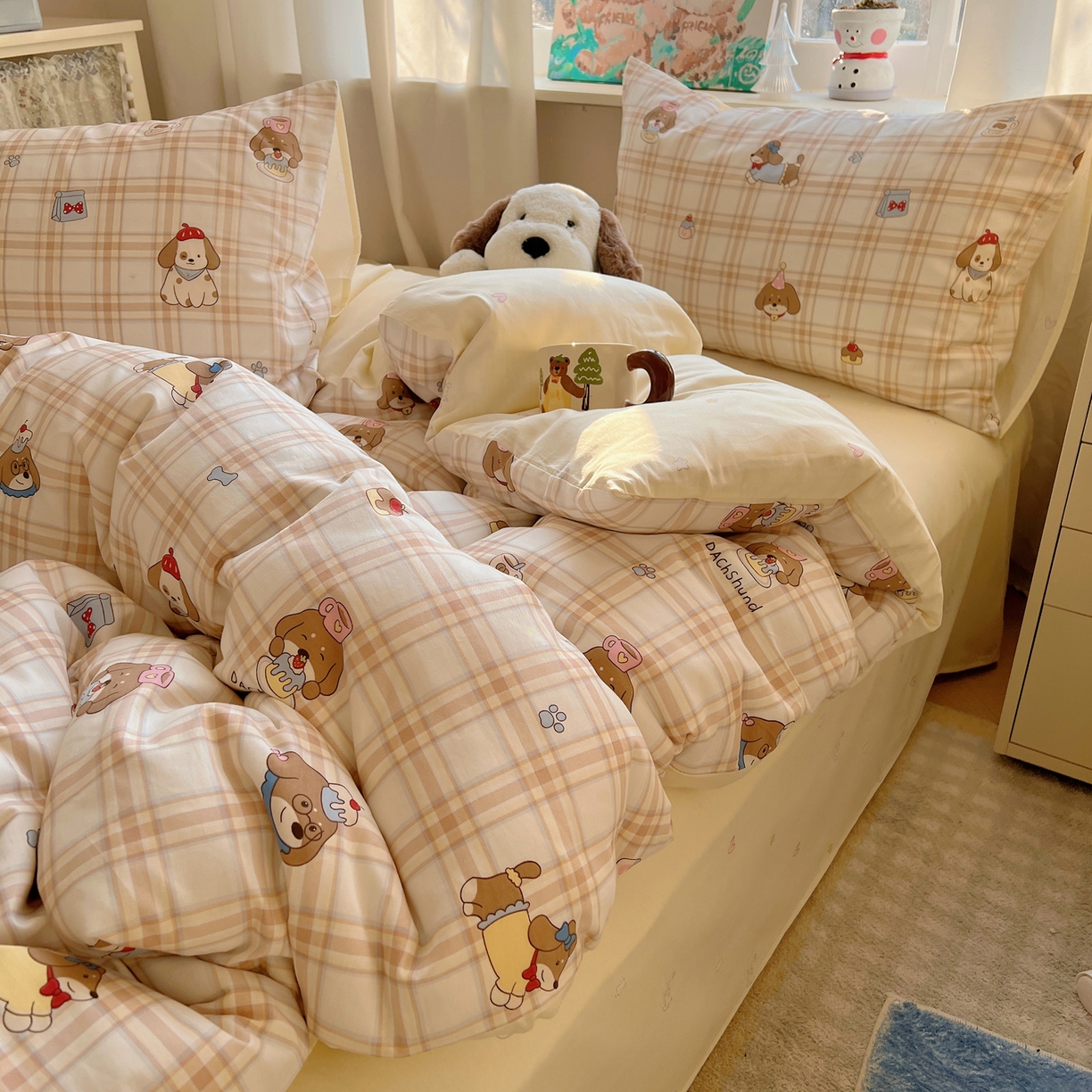 91家纺网 家纺一手货源 找家纺 六巷胡同 2026春夏新款INS卡通基础款全棉纯棉四件套-系列一 黄格汪星人