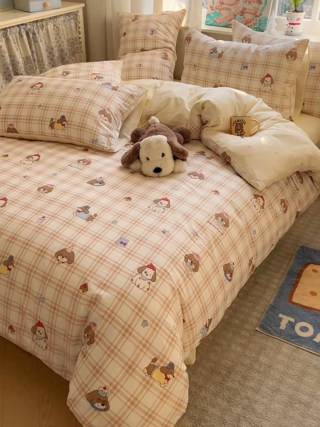 91家纺网 家纺一手货源 找家纺 六巷胡同 2026春夏新款INS卡通基础款全棉纯棉四件套-系列一 黄格汪星人