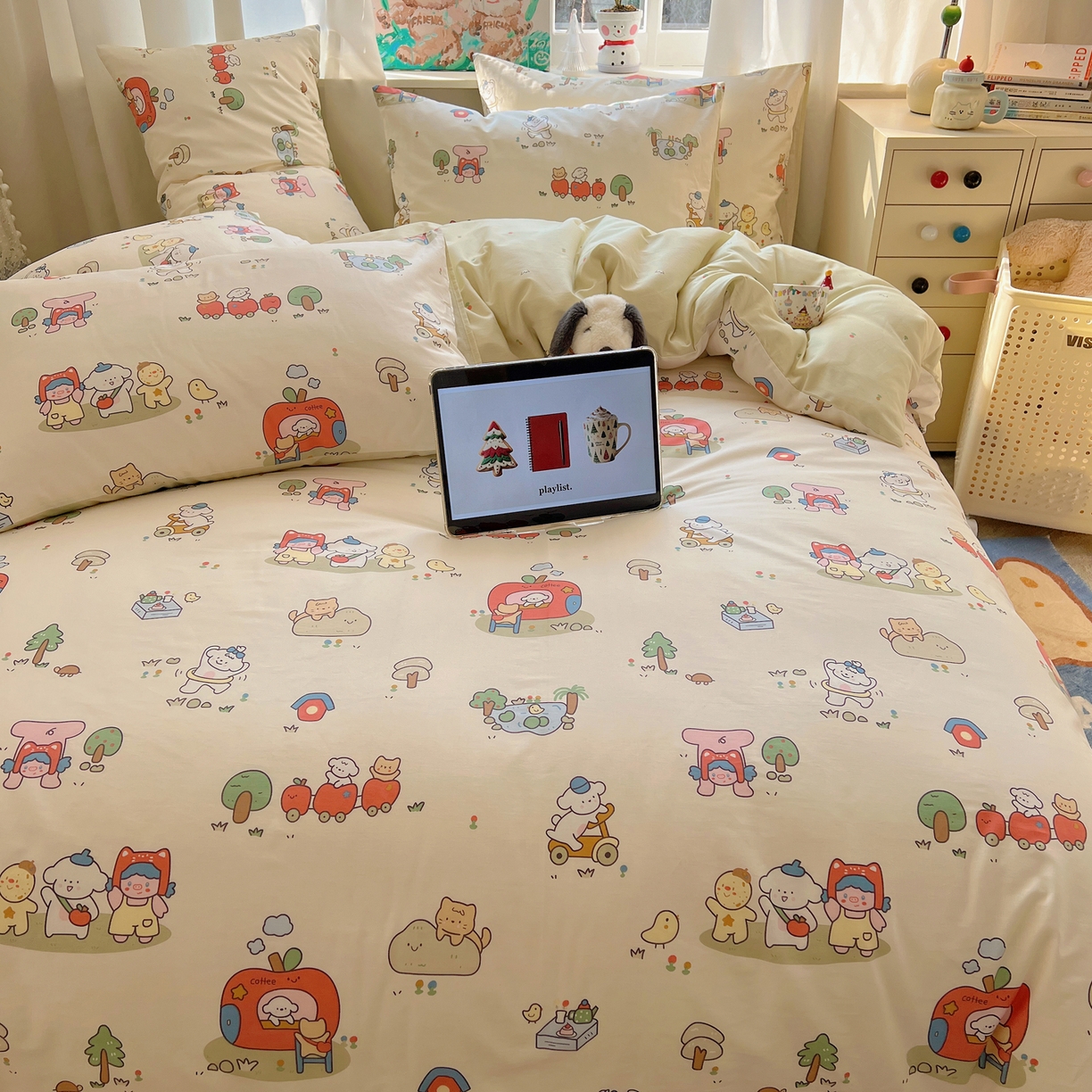 91家纺网 家纺一手货源 找家纺 六巷胡同 2026春夏新款INS卡通基础款全棉纯棉四件套-系列一 假日公园记