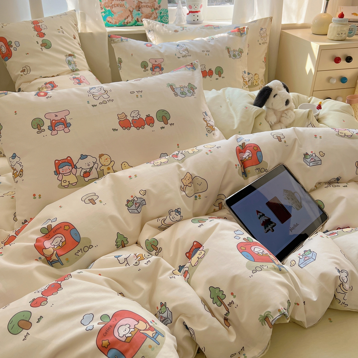 91家纺网 家纺一手货源 找家纺 六巷胡同 2026春夏新款INS卡通基础款全棉纯棉四件套-系列一 假日公园记