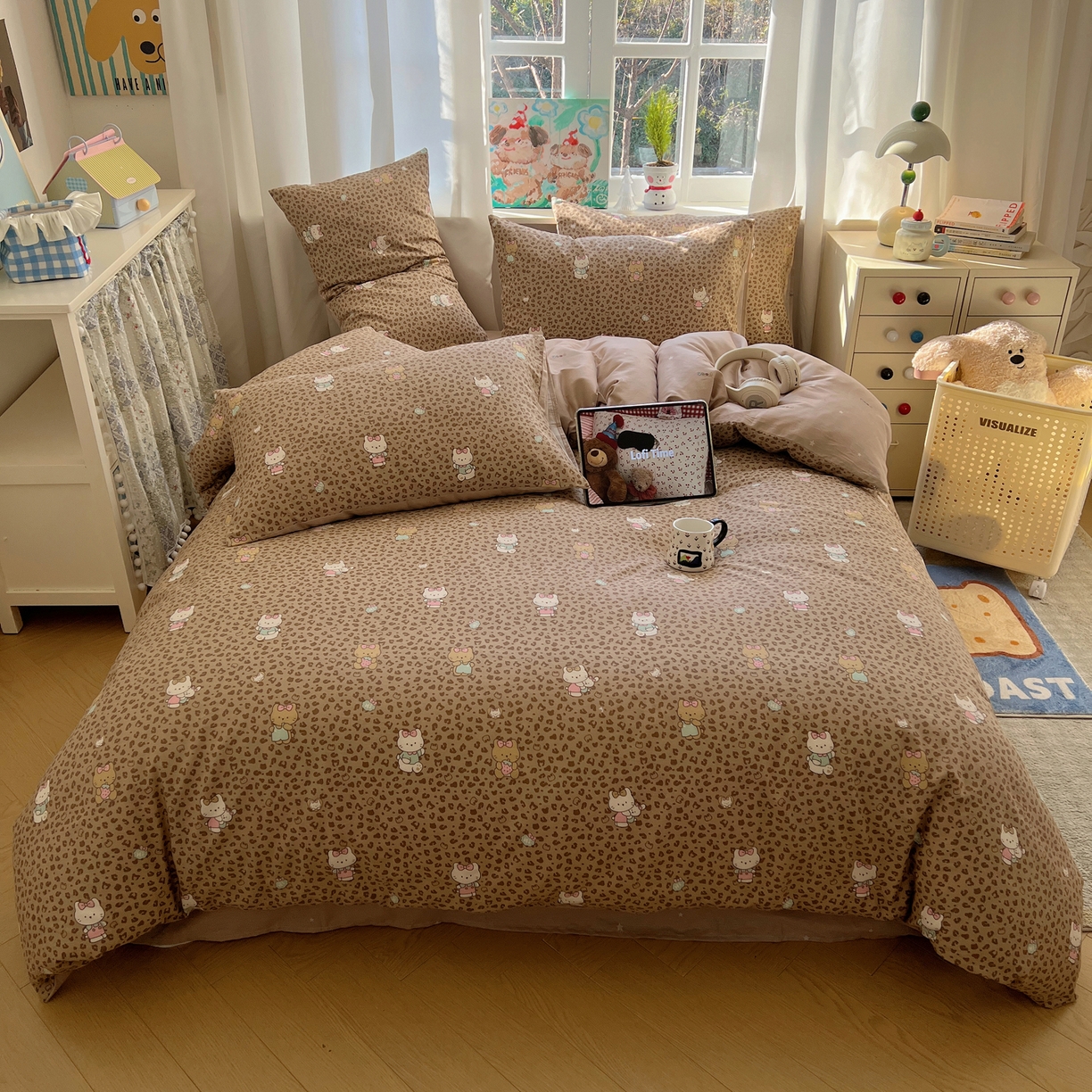 91家纺网 家纺一手货源 找家纺 六巷胡同 2026春夏新款INS卡通基础款全棉纯棉四件套-系列一 咖豹纹喵喵