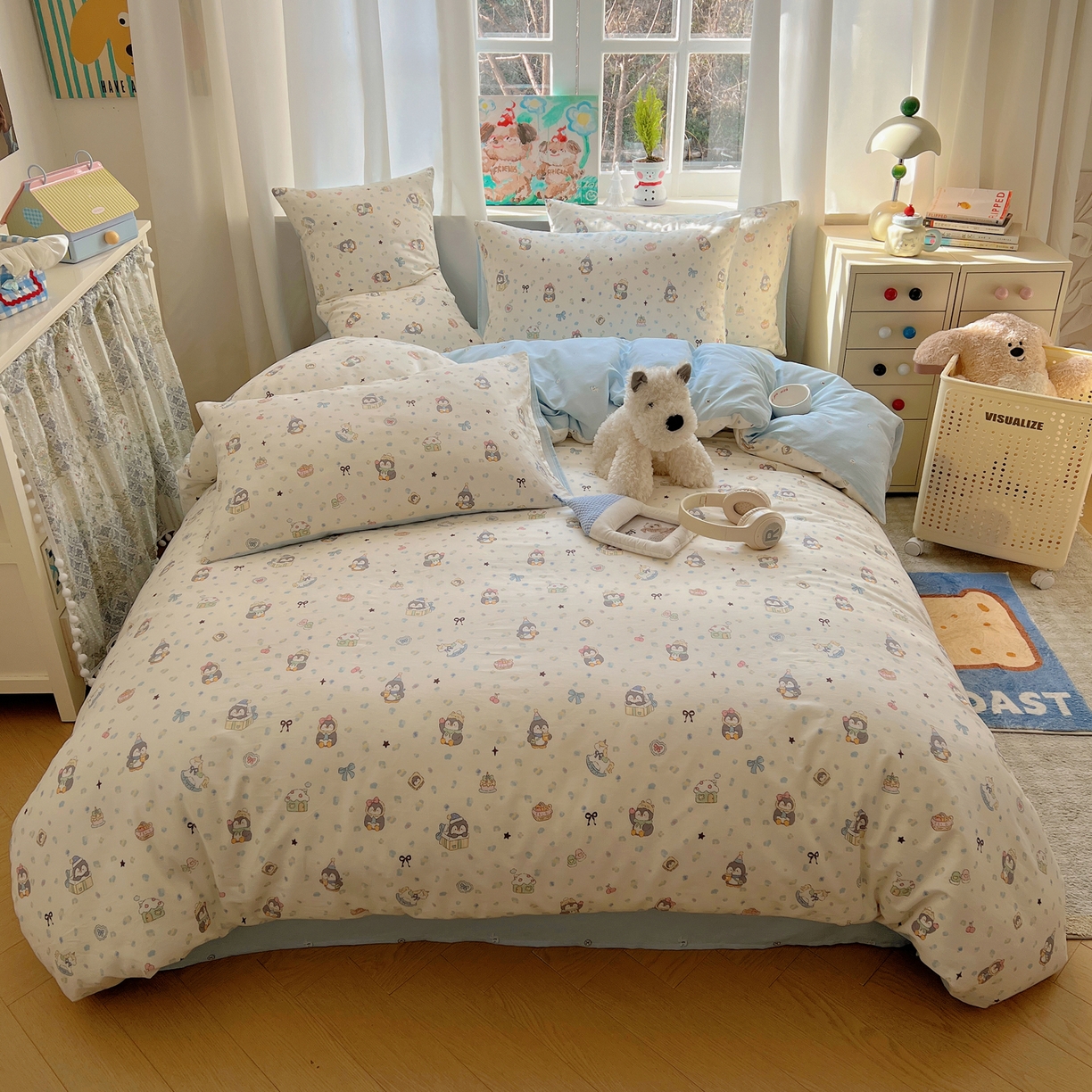 91家纺网 家纺一手货源 找家纺 六巷胡同 2026春夏新款INS卡通基础款全棉纯棉四件套-系列一 企鹅欢乐趴