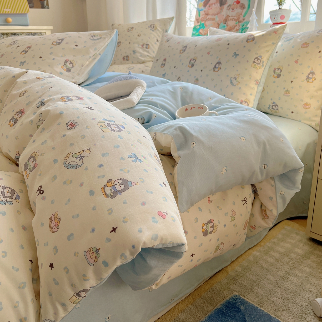 91家纺网 家纺一手货源 找家纺 六巷胡同 2026春夏新款INS卡通基础款全棉纯棉四件套-系列一 企鹅欢乐趴