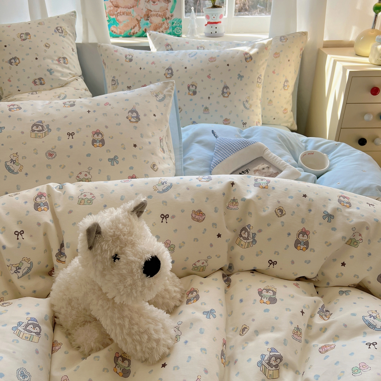 91家纺网 家纺一手货源 找家纺 六巷胡同 2026春夏新款INS卡通基础款全棉纯棉四件套-系列一 企鹅欢乐趴