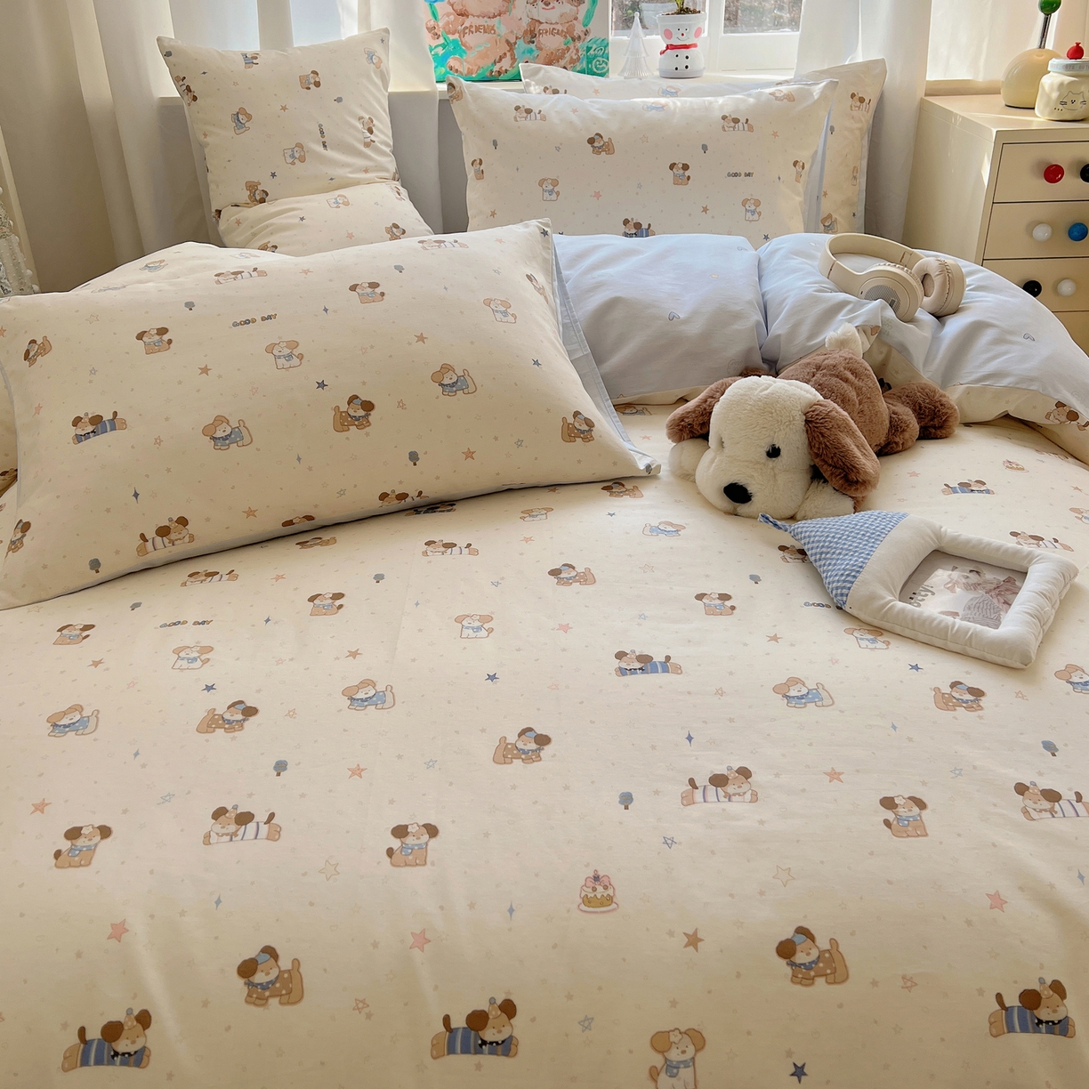 91家纺网 家纺一手货源 找家纺 六巷胡同 2026春夏新款INS卡通基础款全棉纯棉四件套-系列一 星星小萌犬