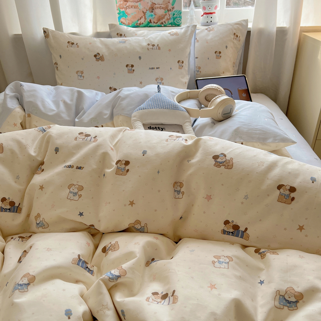 91家纺网 家纺一手货源 找家纺 六巷胡同 2026春夏新款INS卡通基础款全棉纯棉四件套-系列一 星星小萌犬